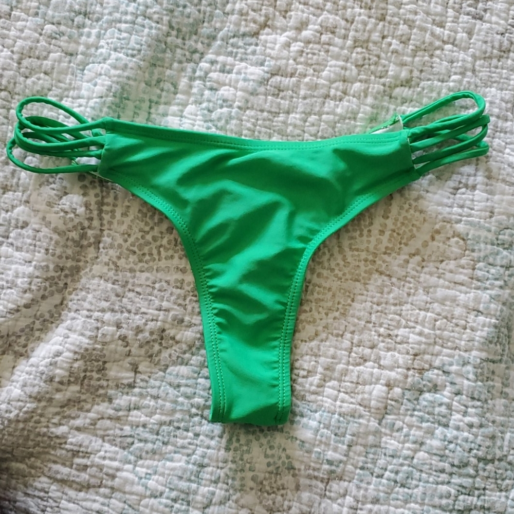 COPY - Boutine LA leaf green classic bottoms 🍃